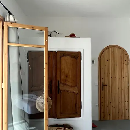 Miza Villa Mesokhórion